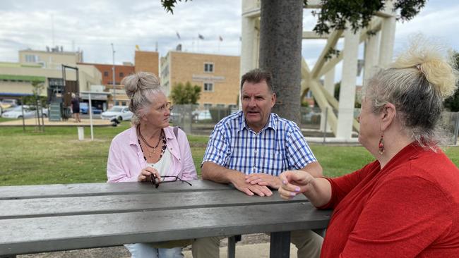 Rhonda Hudson chats with Burnett MP Stephen Bennett and patient advocate Beryl Crosby.