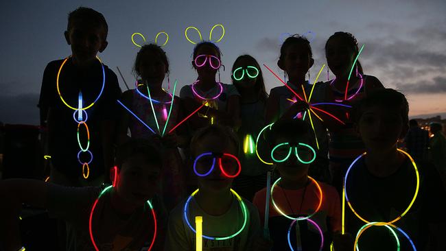 Kids await the family 9pm New Years Eve Fireworks show at Coogee Beach back in 2016.