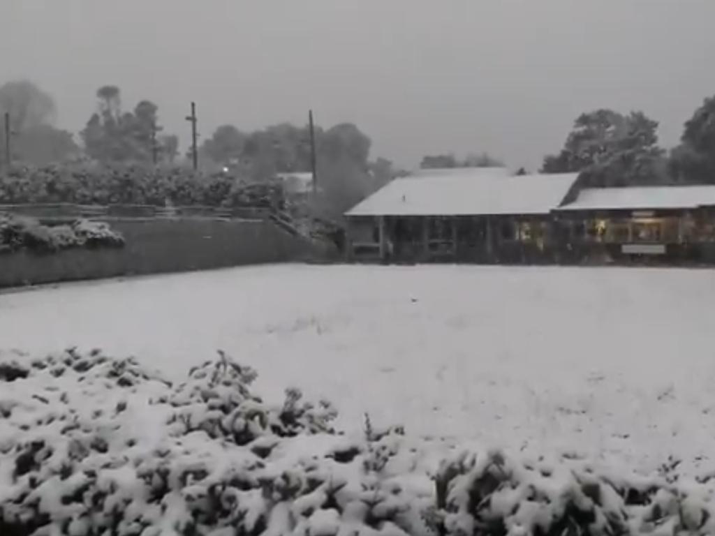 NSW Snow Photos: Cold Weather Brings Snowfall To Blue Mountains ...