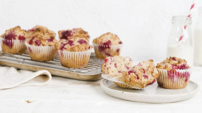 Try these healthy raspberry muffins ASAP.