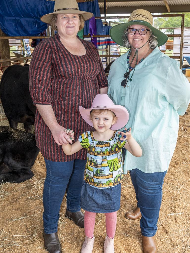 Bre LaBrie, Aliza LaBrie and Leigh Neuendorf at the Toowoomba Royal Show. Saturday, March 26, 2022. Picture: Nev Madsen.