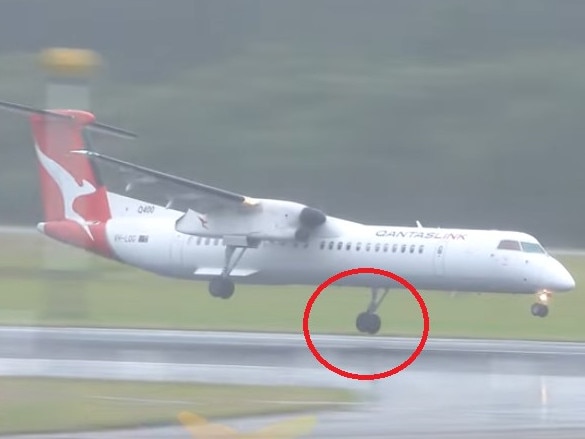 ‘Insane’ footage of Qantas landing