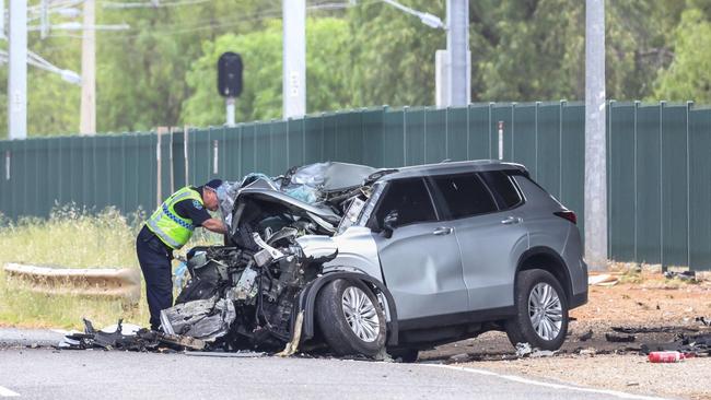 Major Crash investigators at the scene on Purling Ave, Edinburgh. Picture: Russell Millard Photography