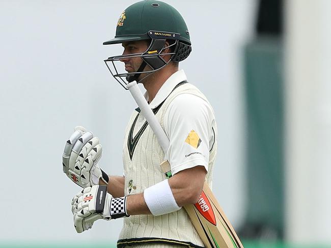 HOBART, AUSTRALIA - NOVEMBER 15: Callum Ferguson of Australia walks off after he was dismissed during day four of the Second Test match between Australia and South Africa at Blundstone Arena on November 15, 2016 in Hobart, Australia. (Photo by Robert Cianflone/Getty Images)