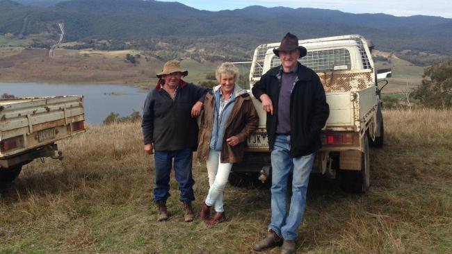 Heather Ewart with bushmen Dougie and "Snaggs" between Corryong and Khancoban.