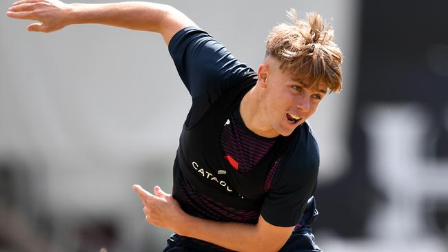 Sam Curran has been drafted in for the final Ashes Test at the Oval.