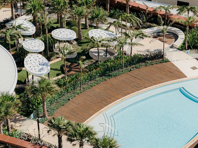 A look at the award-winning landscaping of the Jewel Towers at Surfers Paradise.
