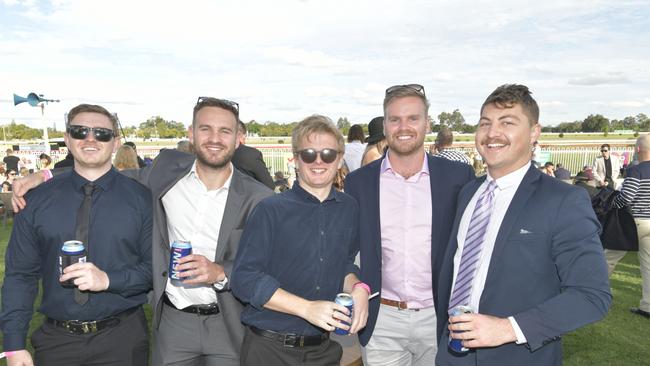 Out and About on Grafton Cup day 2021