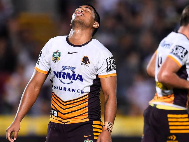 TOWNSVILLE, AUSTRALIA - MAY 20: Anthony Milford of the Broncos looks dejected after he missed the tying field goal during the round 11 NRL match between the North Queensland Cowboys and the Brisbane Bronocs at 1300SMILES Stadium on May 20, 2016 in Townsville, Australia. (Photo by Ian Hitchcock/Getty Images)