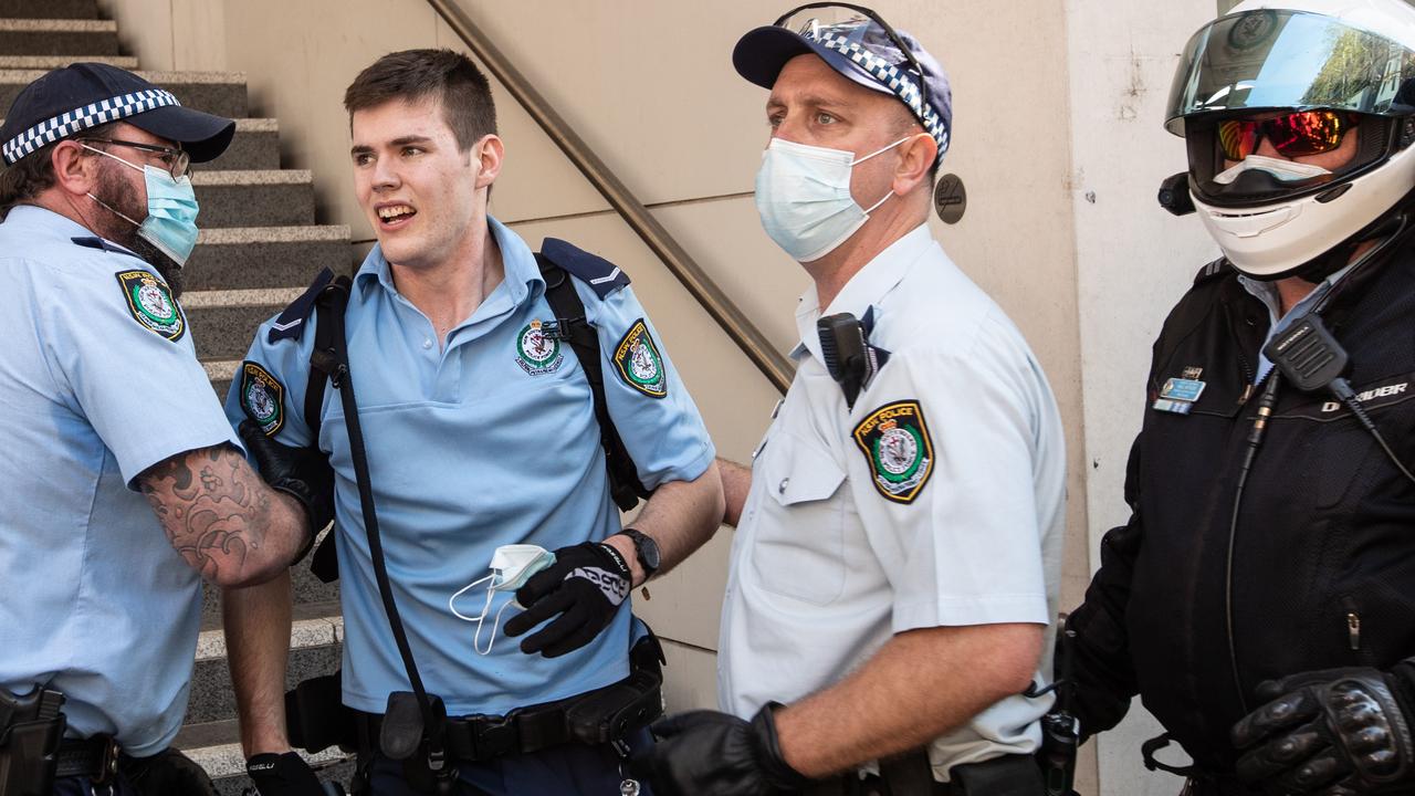 Sydney anti-lockdown protesters granted bail, including alleged cop ...