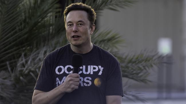Elon Musk is doing deals with several Australian telcos.