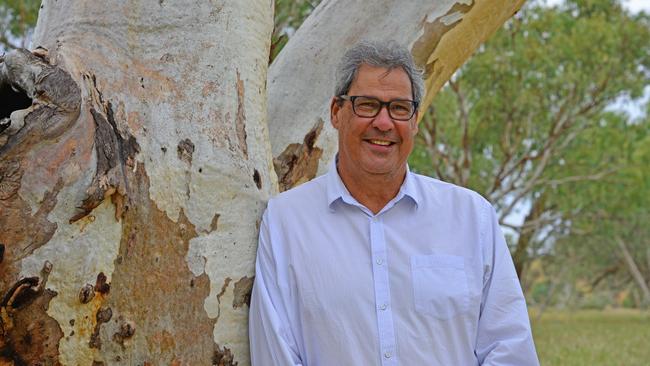 Central Land Council chief executive Les Turner has accused the NT Government of failing to properly consult traditional landowners in developing major water and agribusiness plans.