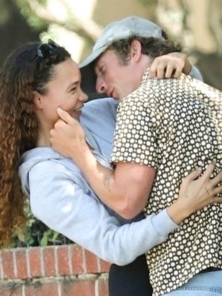 Jeremy Allen White has been spotted kissing Ashley Moore | news.com.au