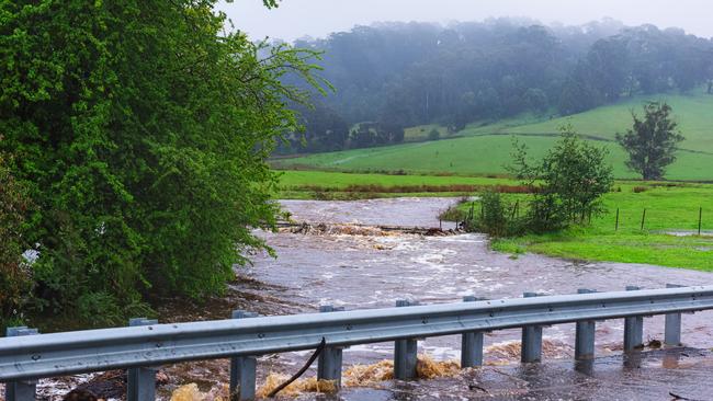 Redwater Creek, Railton. Flood waters on the North-West coast. Picture: Simon Sturzaker - Thursday October 13th 2022.