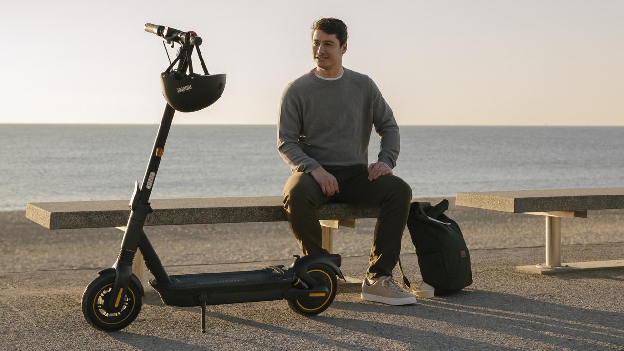 Segway Max G2 Review - Dual Suspension, Turn Signals, Apple Find My and  more! 