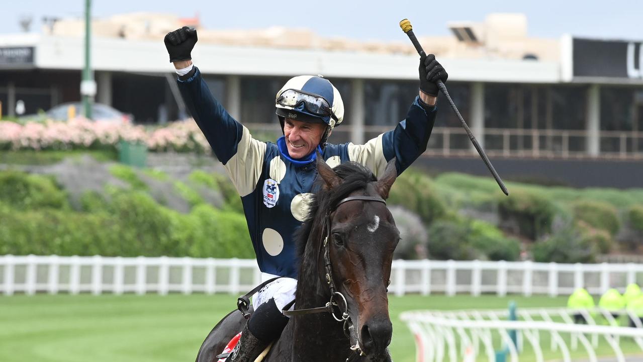 Sir Dragonet ridden by Glen Boss.