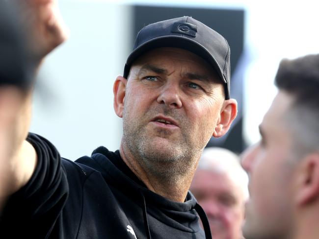 Narre Warren coach Shane Dwyer addresses his players. Picture: Stuart Milligan