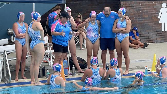 Merlo Mermaids coach Nicola Johnson rallies her troops.