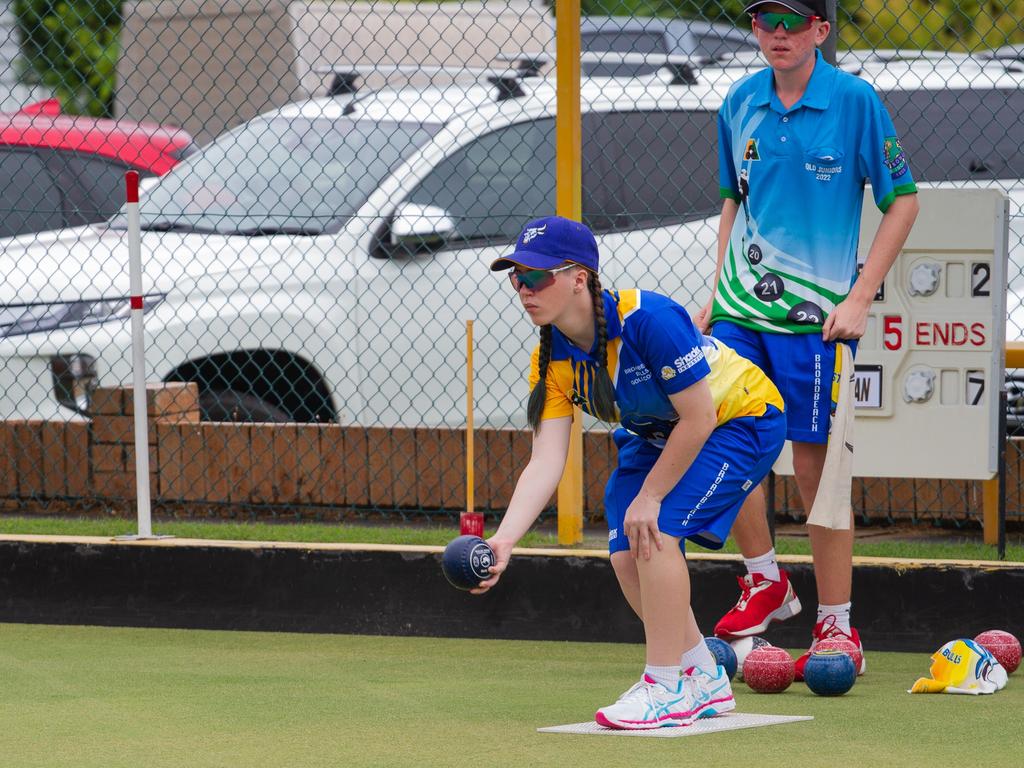 Maddison Parkinson makes a move for her team.