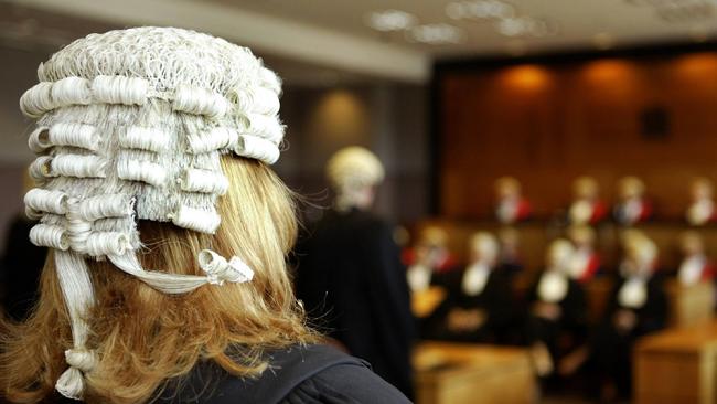 08/02/2004 BACKARCHIVE: Generic - Barristers in robes and wigs at Southport Magistrates Court .