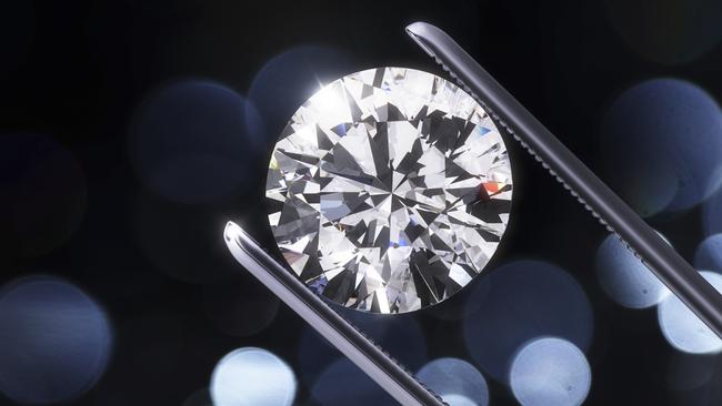 Any bridezilla will tell you, selecting a diamond comes down to the four C’s: Cut, Colour, Clarity, Carat.