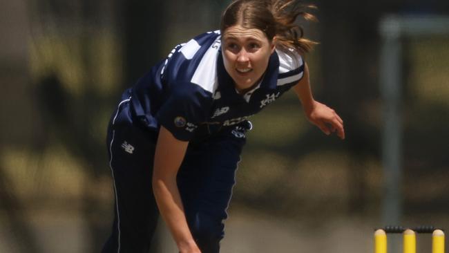 MELBOURNE, AUSTRALIA - FEBRUARY 14: Tayla Vlaeminck of Victoria bowls during the WNCL match between Victoria and Tasmania at CitiPower Centre, on February 14, 2024, in Melbourne, Australia. (Photo by Daniel Pockett/Getty Images)