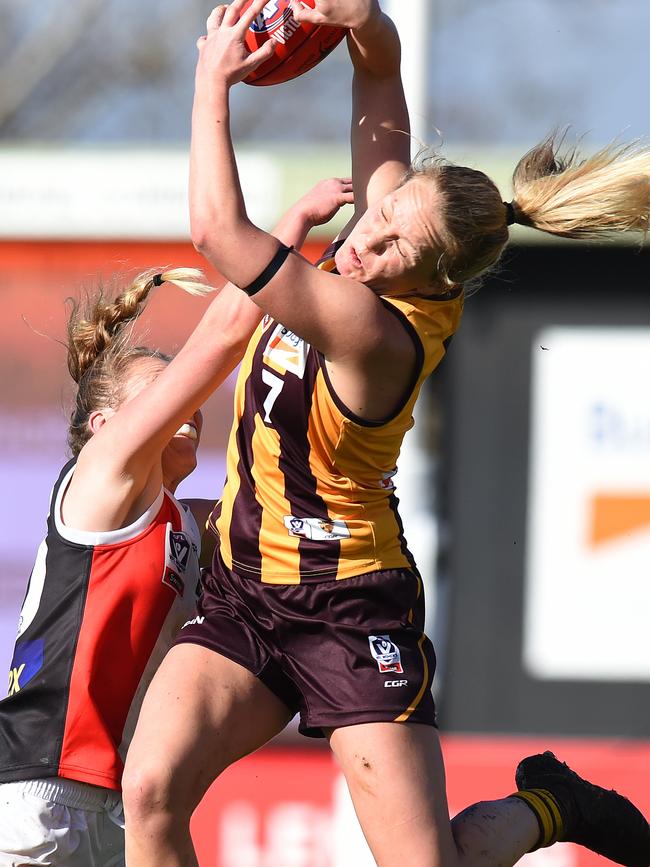 Hawthorn’s Phoebe McWilliams marks despite attention from Southern Saints’ Alice Ryan. Picture: Josie Hayden