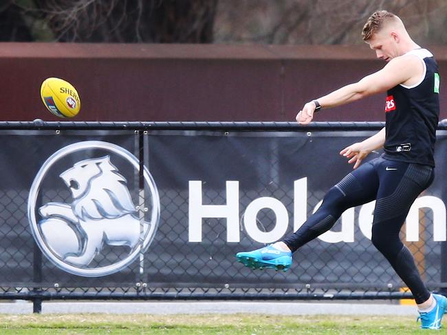 Adam Treloar is kicking a footy again... Picture: Getty Images