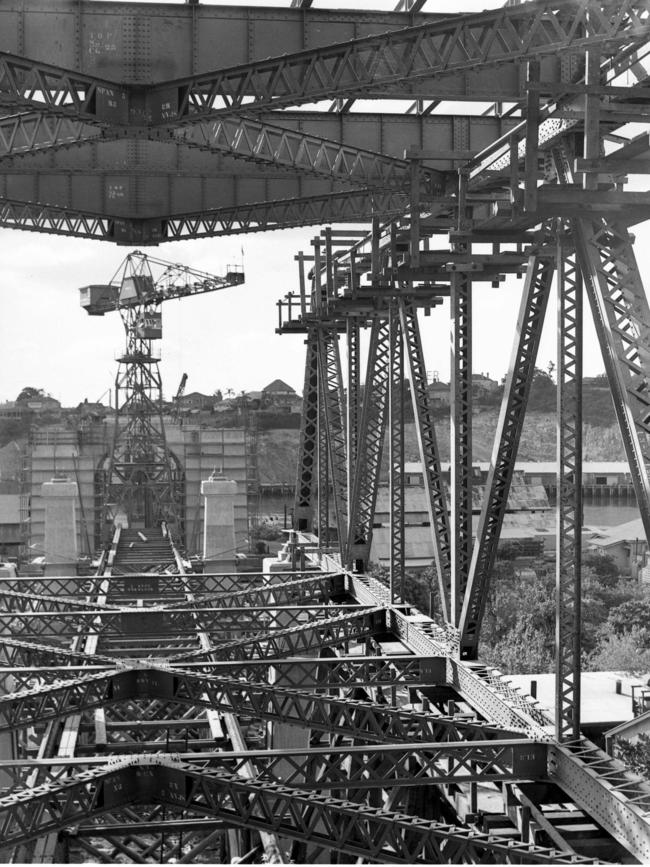 The Story Bridge under construction in 1937