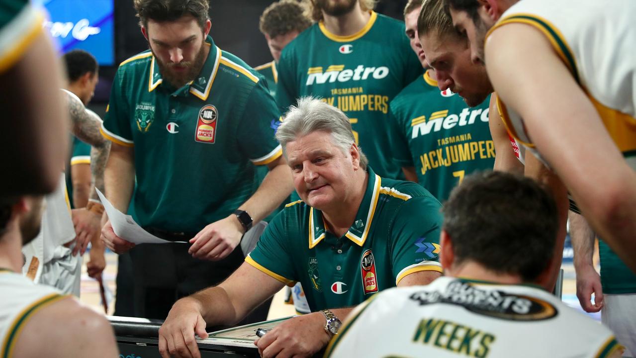 Scott Roth talks to his Tasmania Jackjumpers at John Cain Arena (Photo by Kelly Defina/Getty Images)