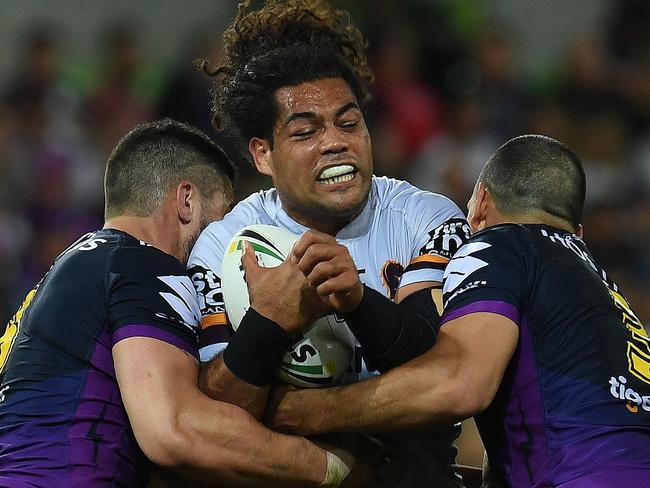 Adam Blair has signed with the Warriors.