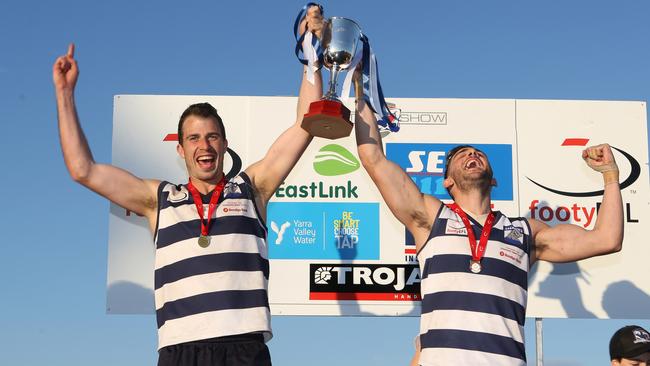 Matt Shimmelbusch and Chris Annakis hoist the 2015 premiership cup. Picture: Stuart Milligan