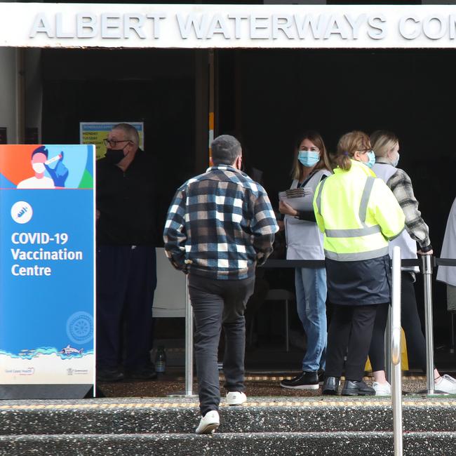 Day three of the Gold Coast lockdown.CoVid-19 queue at Albert Waterways hall. . Picture Glenn Hampson
