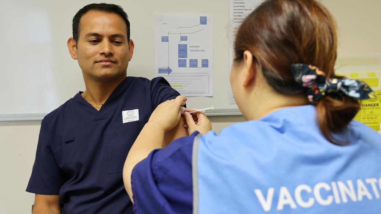 Australia could see more COVID-19 vaccines distributed, if a propsal to produce Pfizer and Moderna jabs in one state is approaved. Picture: NCA NewsWire / David Mariuz