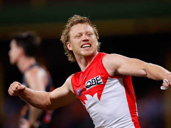 SYDNEY, AUSTRALIA - SEPTEMBER 07: Callum Mills of the Swans celebrates during the 2024 AFL First Qualifying Final match between the Sydney Swans and the GWS GIANTS at The Sydney Cricket Ground on September 07, 2024 in Sydney, Australia. (Photo by Dylan Burns/AFL Photos via Getty Images)