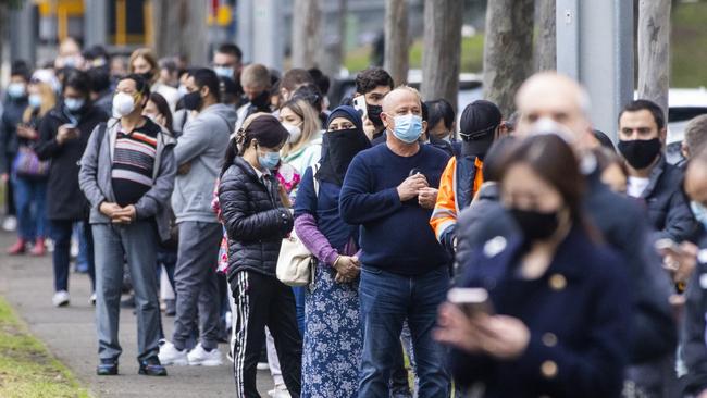 People queue at the NSW Covid-19 vaccination hub in Homebush in Sydney’s west last week. Picture: Getty Images