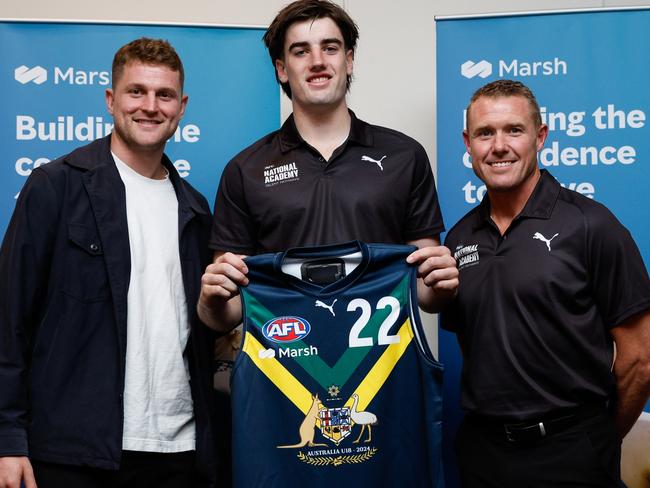 Jonty Faull with Jacob Hopper and Tarkyn Lockyer. Picture: Dylan Burns/AFL Photos via Getty Images