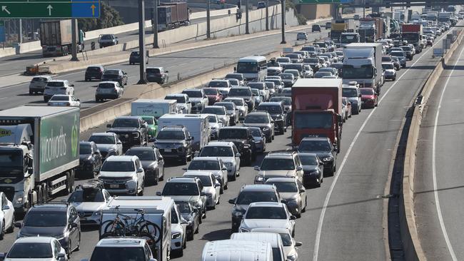 Westgate Bridge is down to one lane for annual repair work which is causing major traffic problems on the outbound approach. Tuesday, December 27. 2022. Picture David Crosling