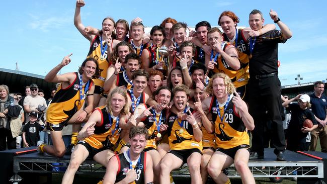 The outstanding Dandenong Stingrays premiership team from 2018.