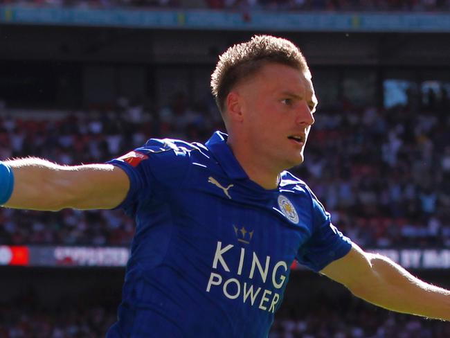 Leicester City's English striker Jamie Vardy celebrates scoring an equalising goal for 1-1 during the FA Community Shield football match between Manchester United and Leicester City at Wembley Stadium in London on August 7, 2016. / AFP PHOTO / Ian Kington / NOT FOR MARKETING OR ADVERTISING USE / RESTRICTED TO EDITORIAL USE