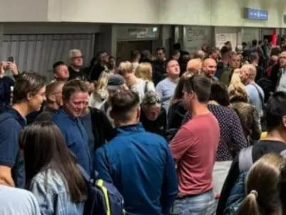 Huge crowds at Manchester Airport after planes have been grounded. Picture: BBC