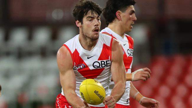 Hewett’s Blues deal includes trigger for fifth-year