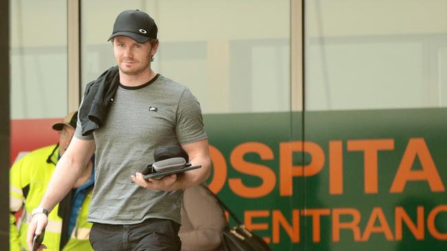 Geelong S Patrick Dangerfield Visits Mum And Baby In Hospital The Advertiser