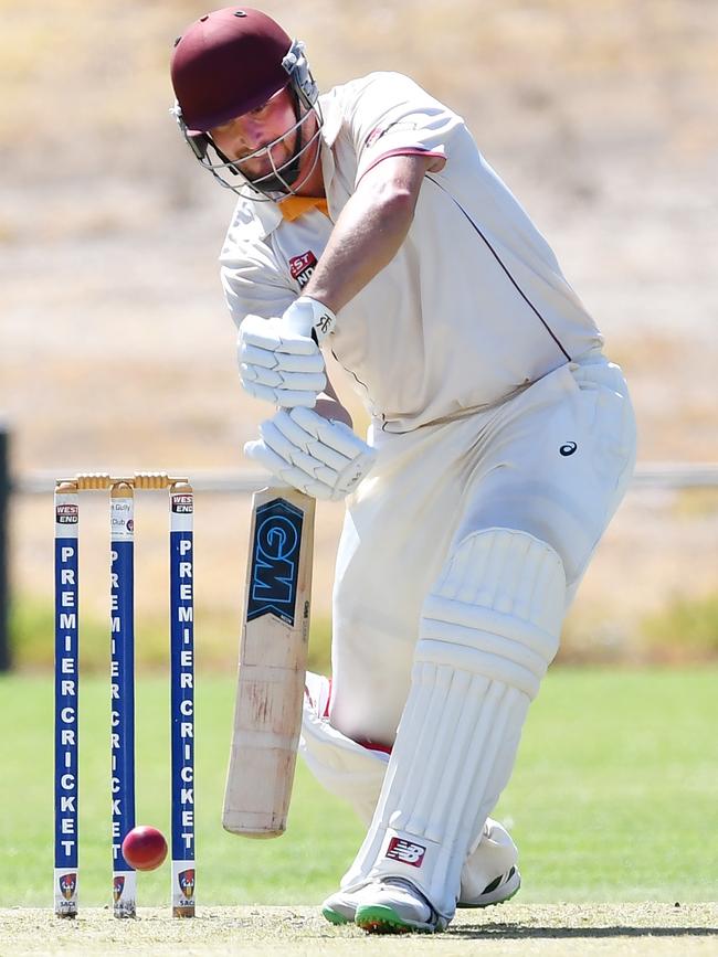 Tea Tree Gully player/coach Matt Weaver in action for the Bulls. Picture: AAP//Mark Brake