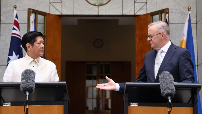 Australia's Prime Minister Anthony Albanese (R) and Philippines' President Ferdinand Marcos Jr. at Parliament House in Canberra. Picture: David GRAY / AFP