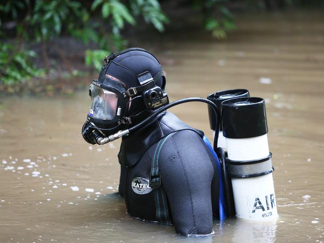 Divers scour dam for dislodged Tyrrell evidence