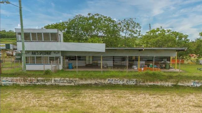 Macs Speedway has his the market located at 13 Grants Road, Palmyra – Mackay, Queensland. Photo: Knight Frank Mackay