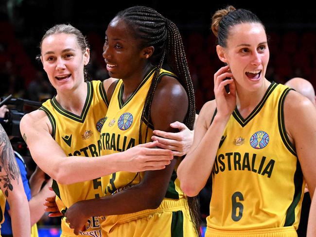 Team Australia celebrates their victory during the Women's Basketball World Cup group B game between Australia and Japan in Sydney on September 27, 2022. (Photo by WILLIAM WEST / AFP) / -- IMAGE RESTRICTED TO EDITORIAL USE - STRICTLY NO COMMERCIAL USE --