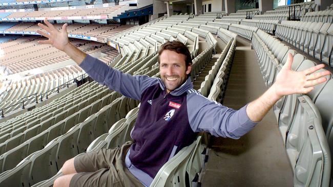 Former Pie Shane Wakelin in the Collingwood social area in 2004.