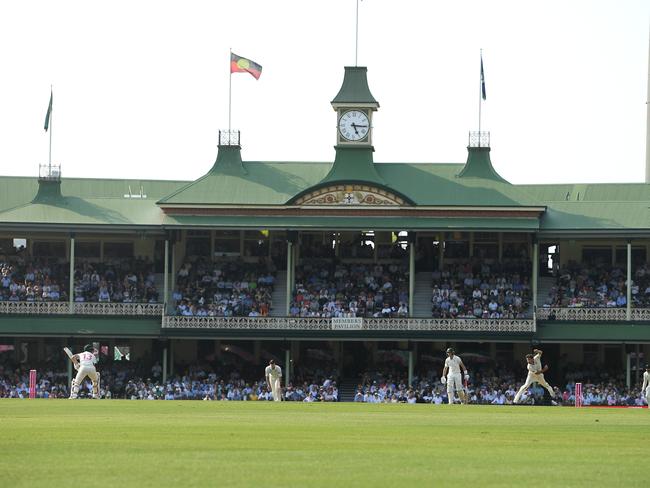 A general view of play on day 1 of the third Test Match between Australia and New Zealand at the SCG in Sydney, Friday, January 3, 2020. (AAP Image/Dan Himbrechts) NO ARCHIVING, EDITORIAL USE ONLY, IMAGES TO BE USED FOR NEWS REPORTING PURPOSES ONLY, NO COMMERCIAL USE WHATSOEVER, NO USE IN BOOKS WITHOUT PRIOR WRITTEN CONSENT FROM AAP